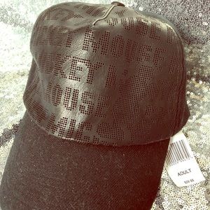 DISNEY MICKEY BLACK BASEBALL HAT
